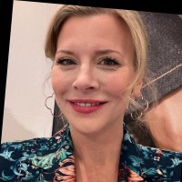 Laura A Davidson