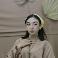 Larasati Julia Putri Ivory