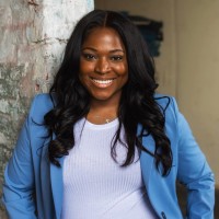 Dr. Leez-Betina Petit
