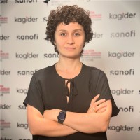 Deniz Altuntaş (She/Her)