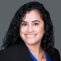 Caroline Saavedra, Mshi, Pmp