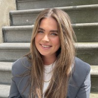 Julia Van Nieuwburg