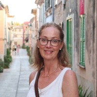 Pia Holm