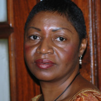 Eva Mouzong