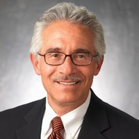 David R. Ayón