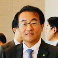 정성일