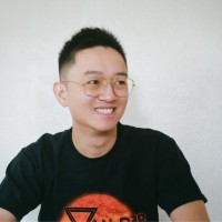 Hui S.