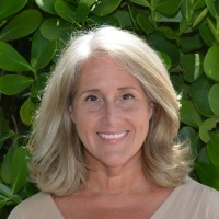 Dr. Ruth Stilwell, Fraes