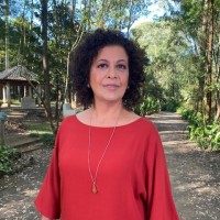Cláudia Tavares
