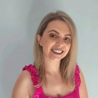 Daniela Leal (ela/she)