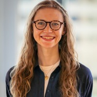Estelle H.