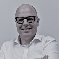 Robert Vale