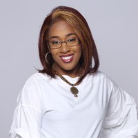 Paula F.
