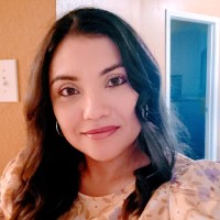 Yesenia Reyes, Mba