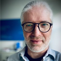 Dr. Florian Schröder