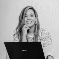 Manuela Echavarría • La de los tenis