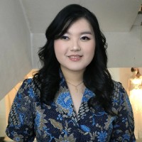 Angela Stelind Huang