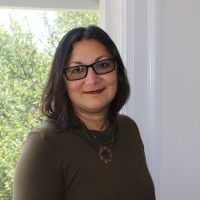 Laura E. Pérez