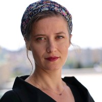 Naomi Himeyn Raisch