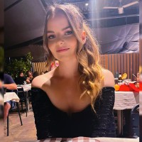 Júlia Montesinos Palomés
