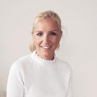 Dr. Vanessa van den Boom