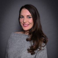 Regina Devine