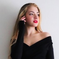 Anna Obertos
