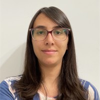 Letícia Emília Oliveira