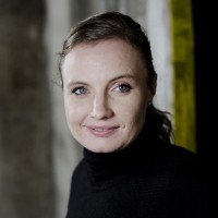 Shirley Bauer