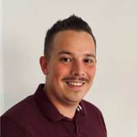 Simon Bayer
