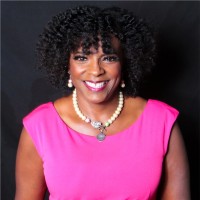 Tracey R Hilton