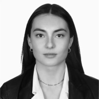 Lucia Valenzuela Girault