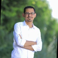 Mena Essak