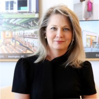 Laura Manno, Aia