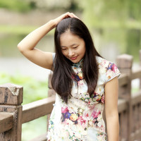 张何英