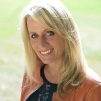 Jacqueline Crompton