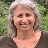 Anita Oas, MBA (Sigma Beta Delta), BFA, ACUE