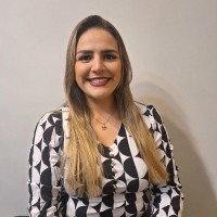 Maynara C.