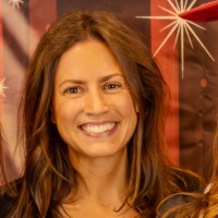Madeleine Hart Bloom, Cfa