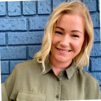 Stephanie Skov