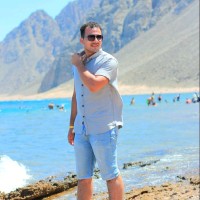 Mostafa Ezzt
