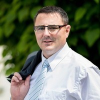 Dennis Kahl