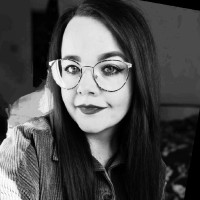 Amelia Jones