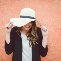 Alexandra Logue (Walker)