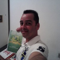 Leôni Mágnoss Siqueira