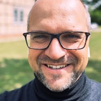 JAN PETHE (Dipl.-Kfm., M.A.)