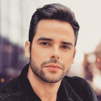 André Bueno