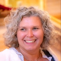 Claudia Schmuttermayer