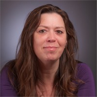 Angela Linhares