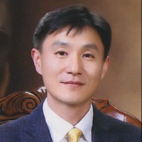 Kyungsik Lee